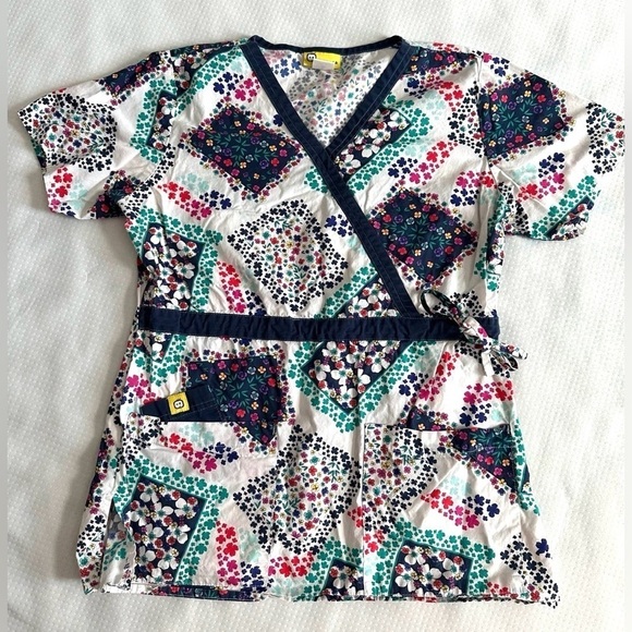 Wonder Wink women’s scrub top small white blue pink floral print nursing shirt - Picture 1 of 6